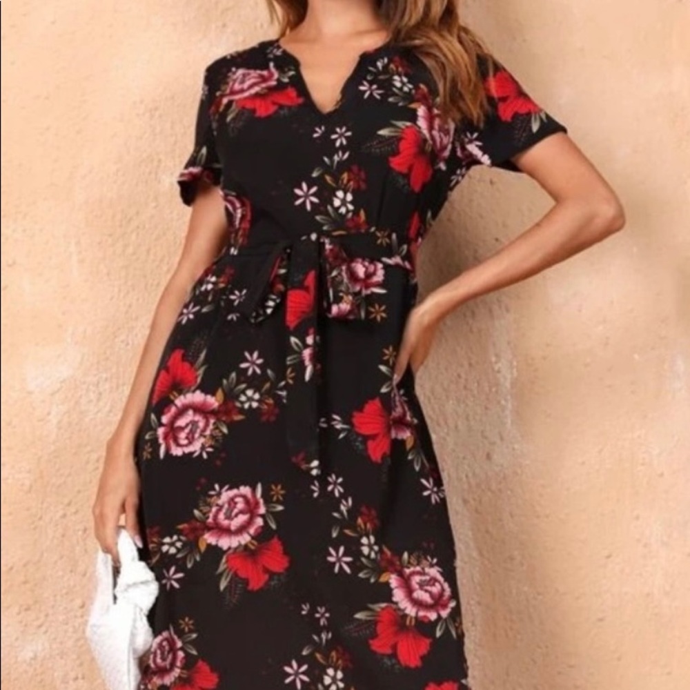 Curved hem belted floral midi size L
